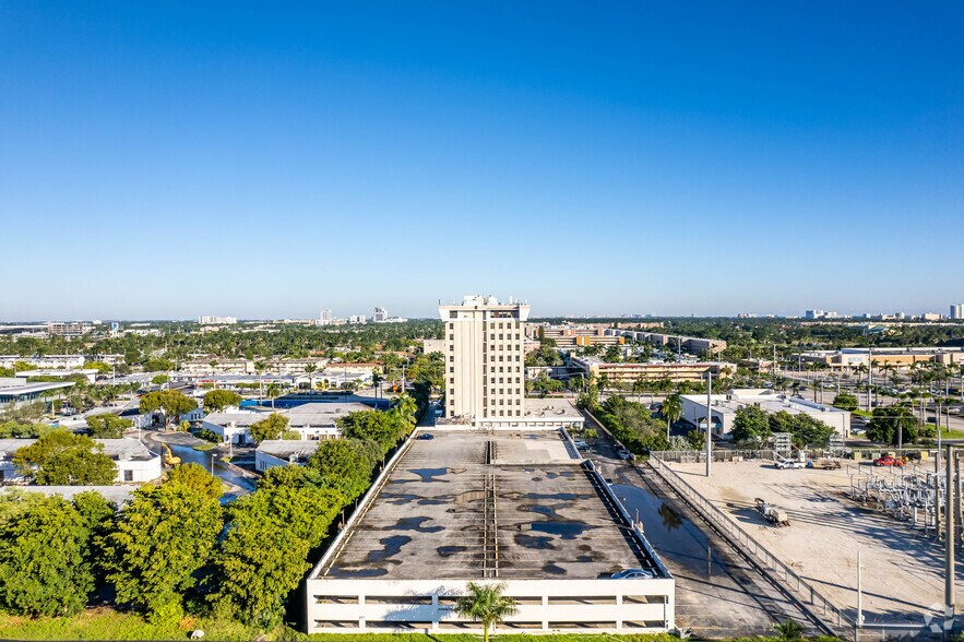 More Photos Of 1250 E Hallandale Beach Blvd, Hallandale Beach Office For Lease