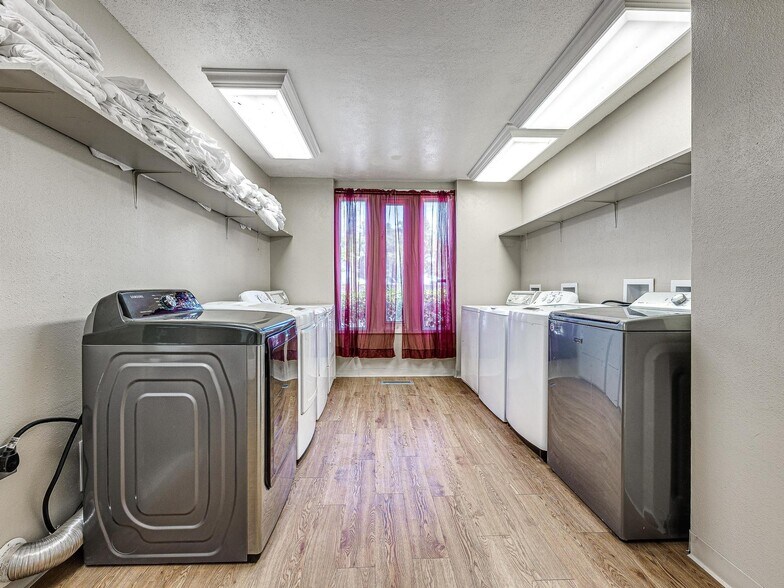 More Photos Of 901 NW 25th St, Oklahoma City Healthcare For Sale