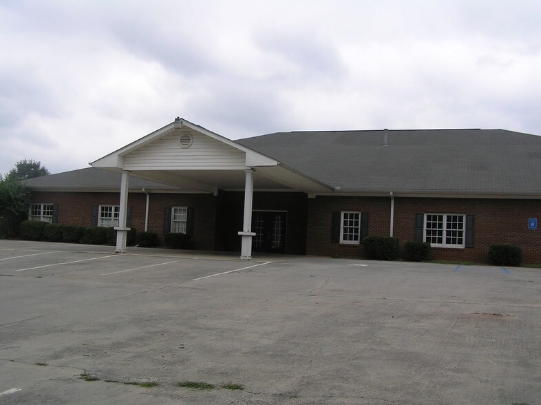 More Photos Of 216 E Felton Rd, Cartersville Daycare Center For Sale
