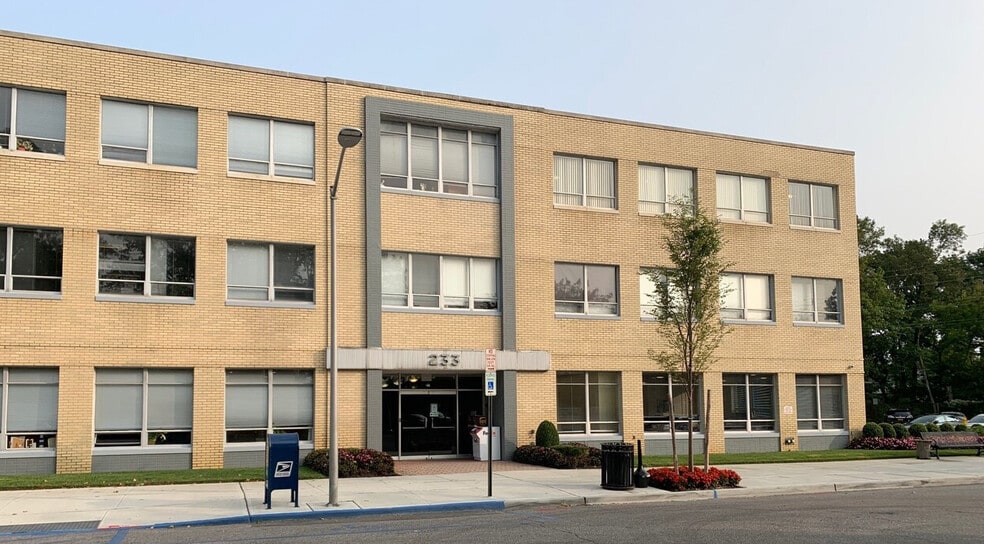 Primary Photo Of 233 7th St, Garden City Medical For Lease