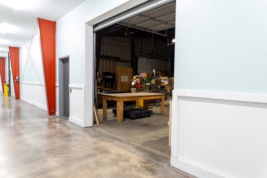 More Photos Of 921 Princess St, Wilmington Warehouse For Lease