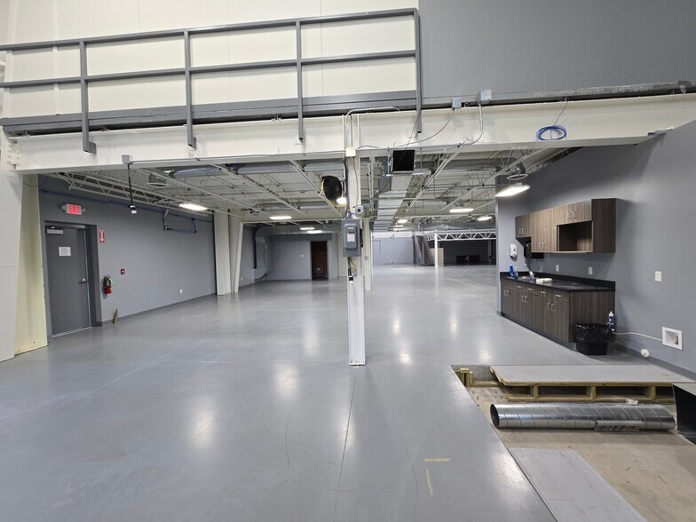 More Photos Of 3933 Monitor Rd, Bay City Office For Sale