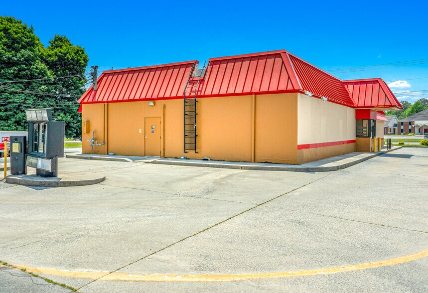 More Photos Of 7762 Oak Ridge Hwy, Knoxville Fast Food For Lease