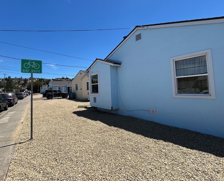 More Photos Of 1496 167th Ave, Ashland Apartments For Sale