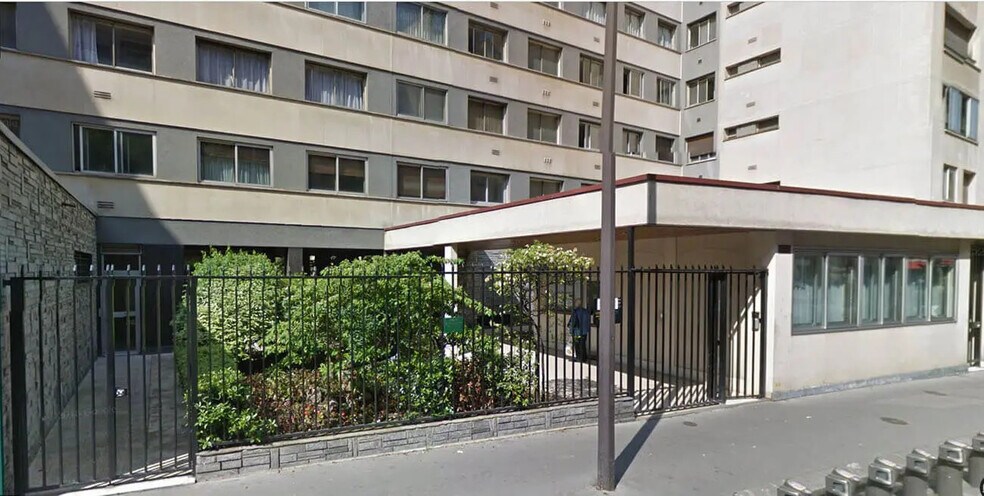 Primary Photo Of 47 Rue Guersant, Paris Office For Sale