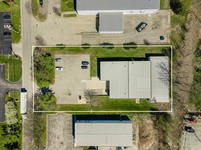 More Photos Of 15402 Stony Creek Way, Noblesville Warehouse For Lease