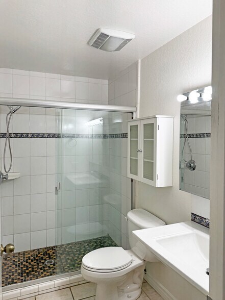 More Photos Of 453 Ivy St, Glendale Apartments For Sale