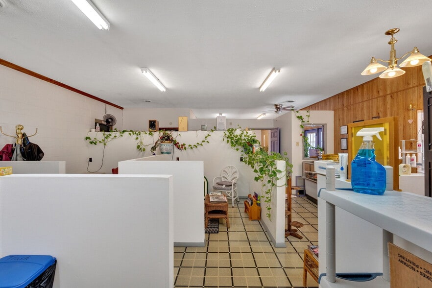 More Photos Of 333 Sullivan St, Kingsport Storefront For Sale