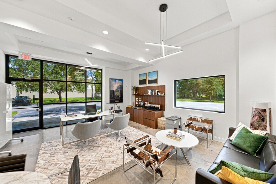 More Photos Of 4030 S Pipkin Rd, Lakeland Flex For Sale