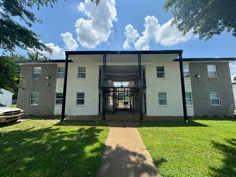 Primary Photo Of 1744 N Graham St, Memphis Apartments For Sale