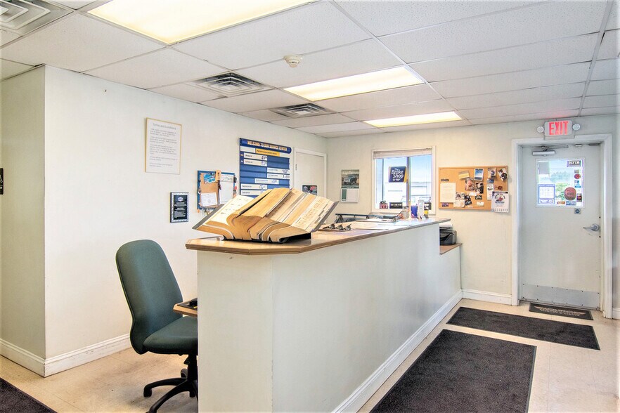 More Photos Of 650 S Plasterbed Rd, Port Clinton Auto Repair For Sale