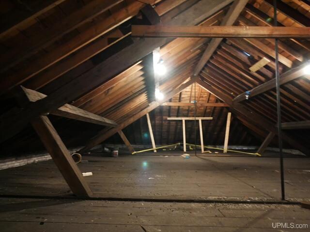 More Photos Of 808 Oak St, Calumet Office For Sale