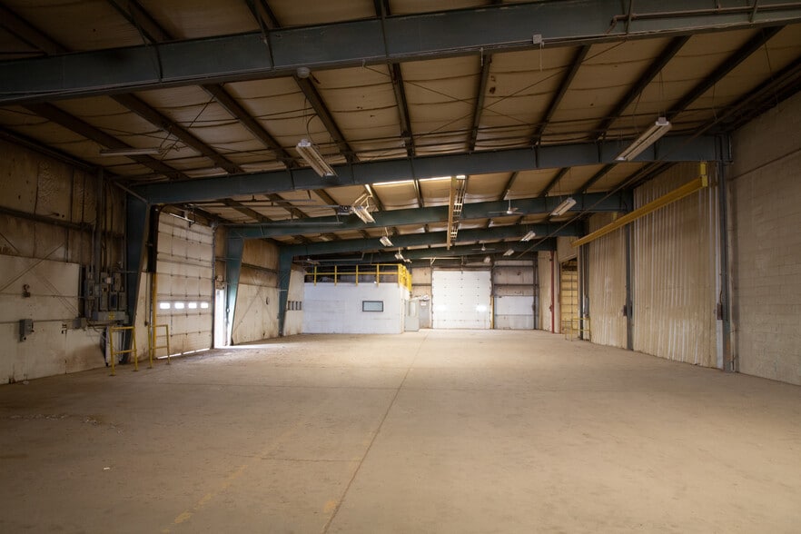 More Photos Of 2301 Bridgeport Dr, Sioux City Manufacturing For Lease