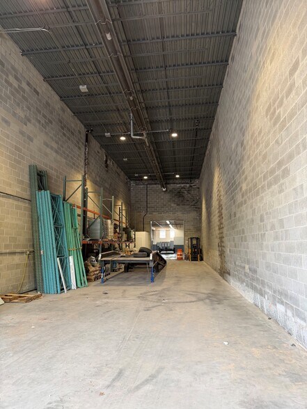 More Photos Of 1511 Bassett Ave, Bronx Manufacturing For Lease