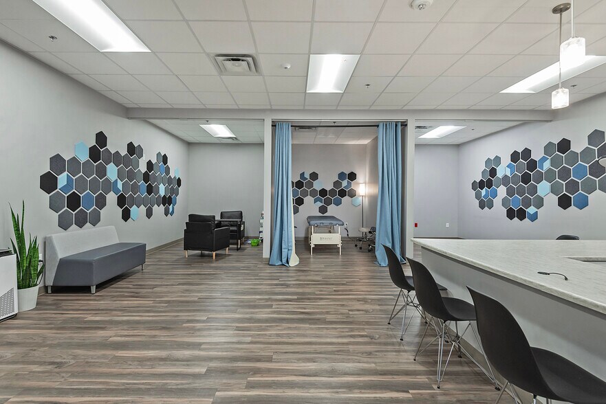 More Photos Of 320 W River Park Dr, Provo Medical For Sale