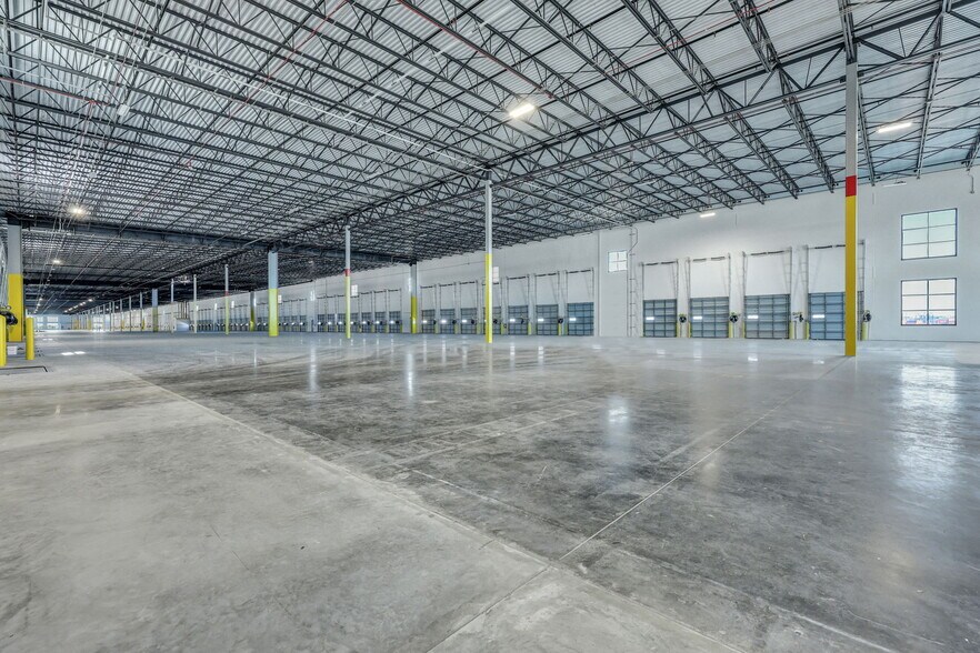 More Photos Of 2040 Sewanee Rd, North Charleston Distribution For Lease