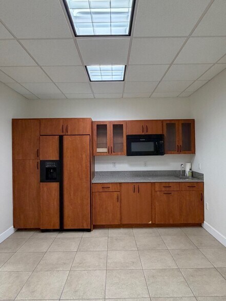 More Photos Of 16115-16155 SW 117th Ave, Miami Light Distribution For Sale