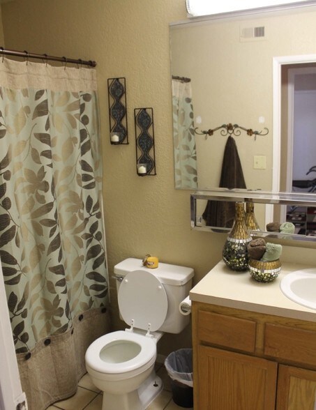 More Photos Of 602-710 Wimbledon Dr, Lodi Apartments For Sale