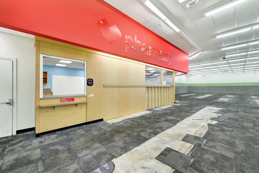 More Photos Of 3340 N Texas St, Fairfield Drugstore For Lease