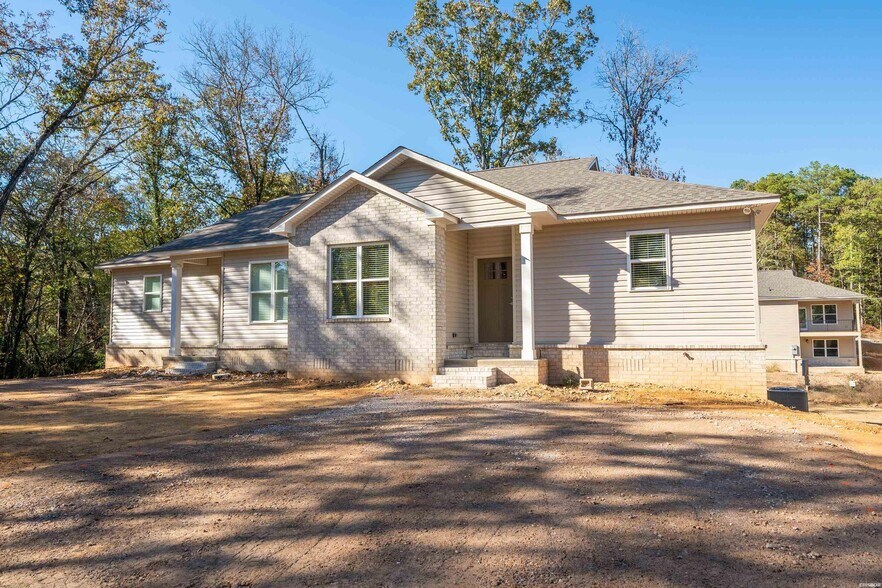 More Photos Of 102 & 106 Cheyenne St, Hot Springs National Park Apartments For Sale