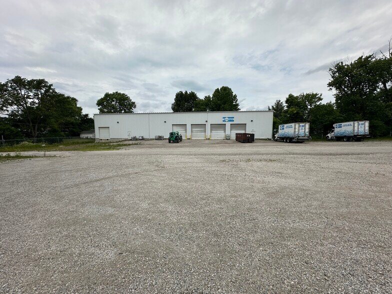 More Photos Of 2404 U St, Bedford Industrial For Sale