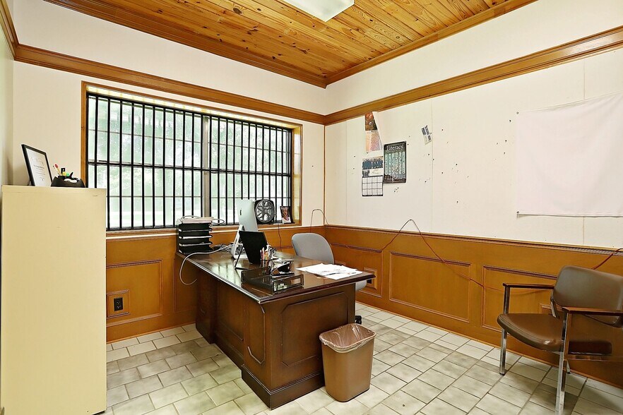 More Photos Of 6130 Wheatley St, Houston General Retail For Sale