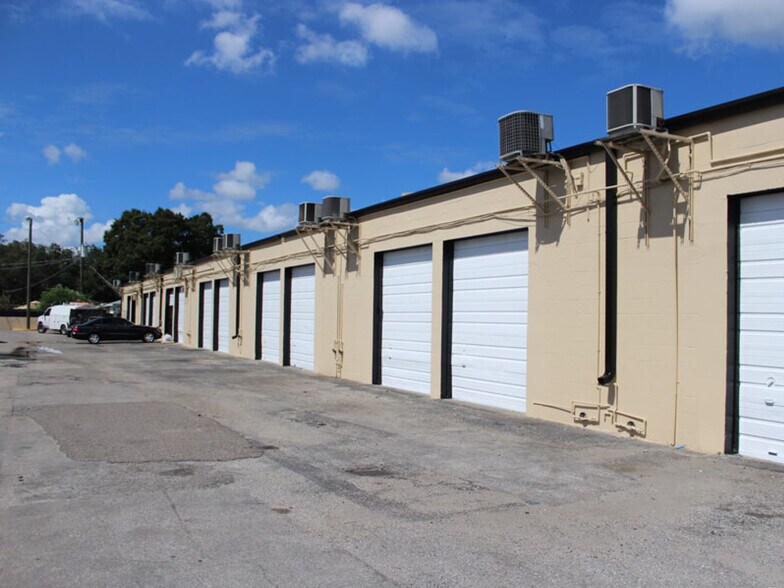 More Photos Of 104 W Seneca Ave, Tampa Unknown For Lease