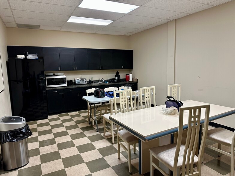 More Photos Of 5620 W Sligh Ave, Tampa Office For Sale