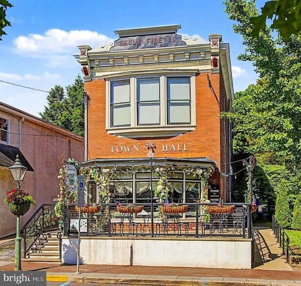 More Photos Of 41 N Main St, New Hope Restaurant For Sale