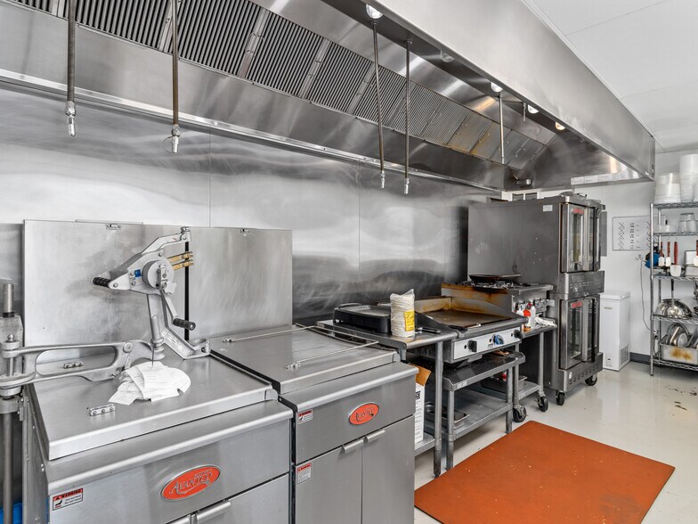 More Photos Of 865 Moraine Ave, Estes Park Restaurant For Sale