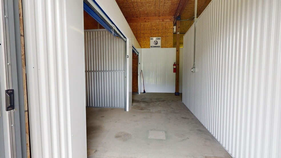 More Photos Of 3837 Sage Lake Rd, Lupton Self Storage For Sale