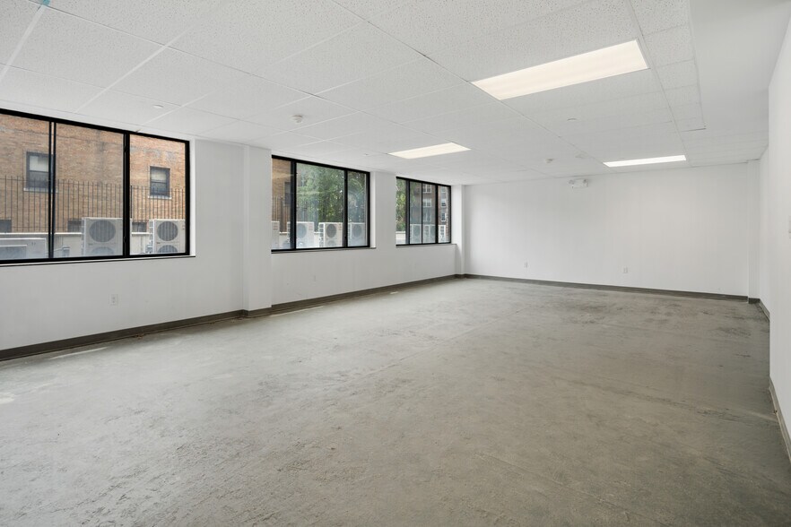 More Photos Of 136-41 41st Ave, Flushing Medical For Sale