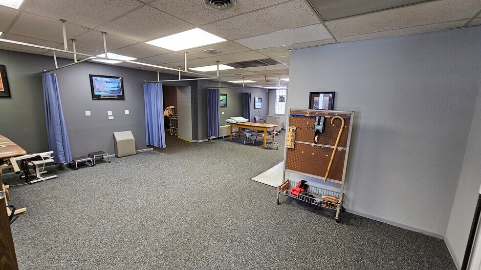 More Photos Of 1816 170th St, Hazel Crest Medical For Sale