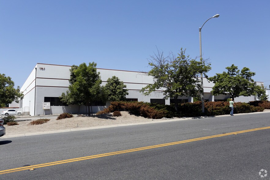 Primary Photo Of 1167 Lawrence Dr, Newbury Park Warehouse For Lease