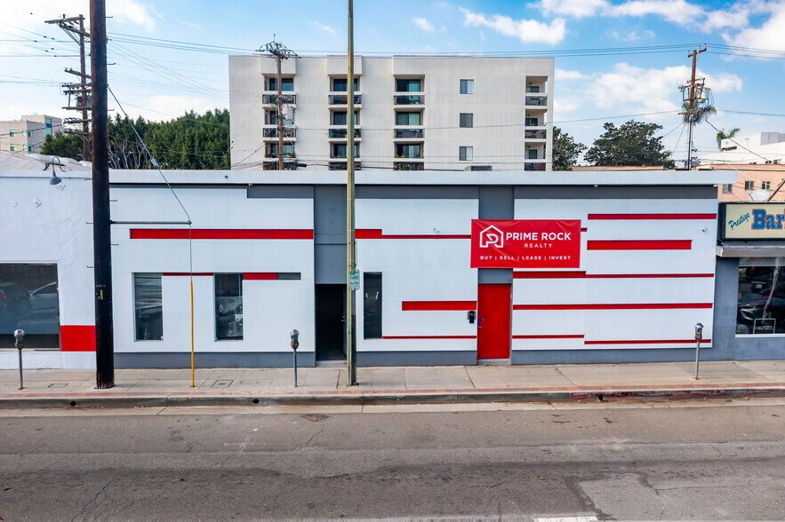 More Photos Of 1157 S Robertson Blvd, Los Angeles General Retail For Lease