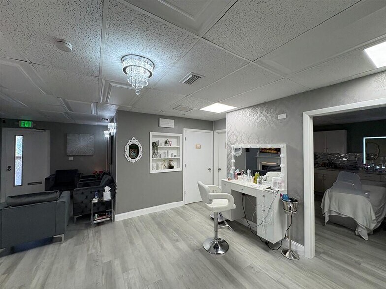 More Photos Of , Fort Myers Office For Sale