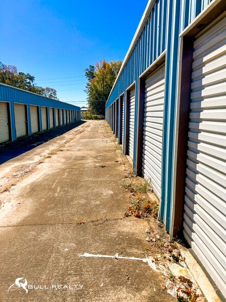 More Photos Of 2570 Flat Shoals Rd SE, Conyers Self Storage For Sale