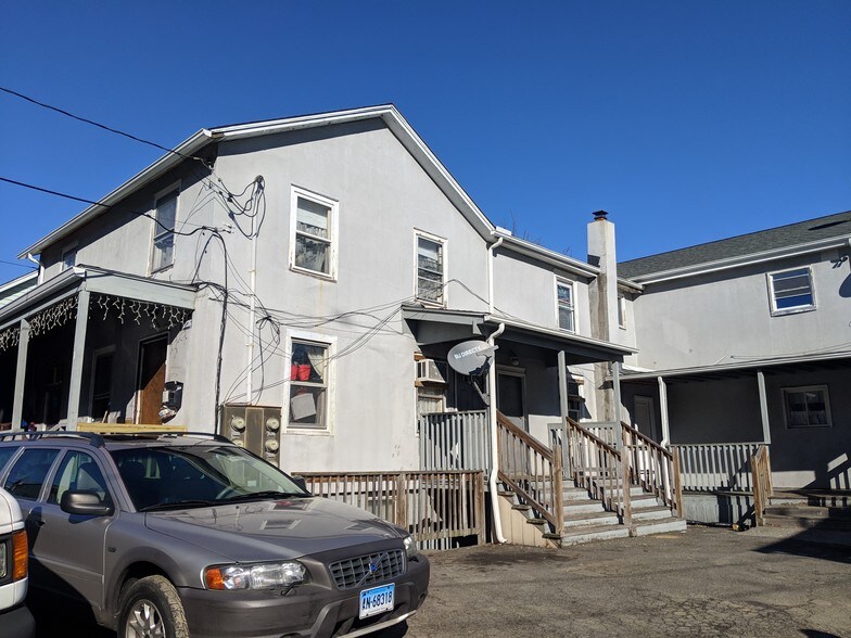 Primary Photo Of 7 Spruce St, Stamford Apartments For Sale