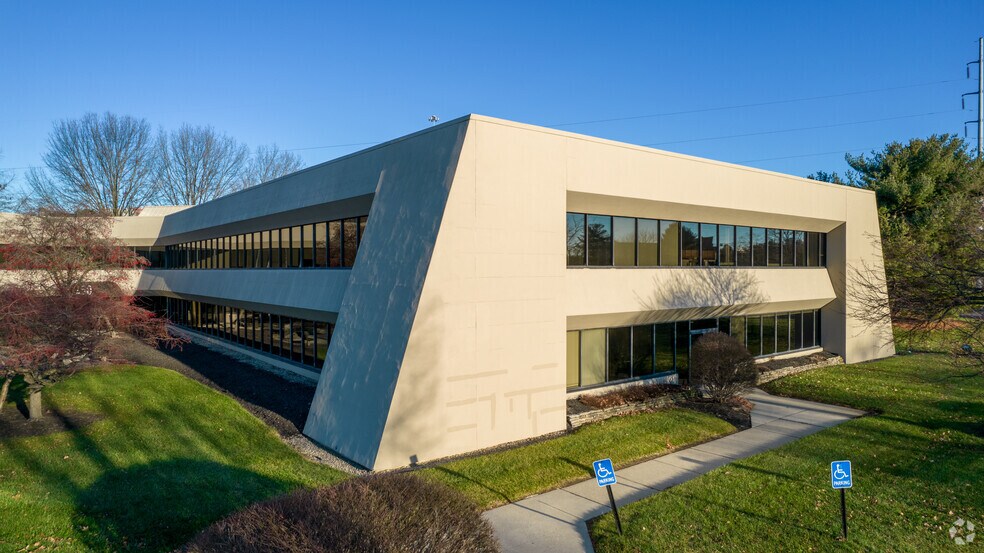 More Photos Of 250 E Wilson Bridge Rd, Worthington Office For Sale