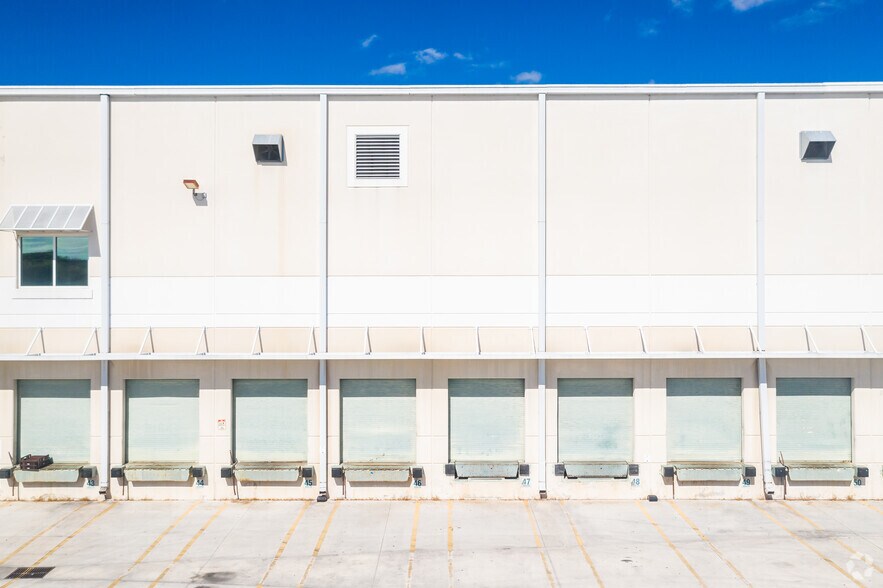 Primary Photo Of 5480 W Hillsboro Blvd, Coconut Creek Light Distribution For Lease