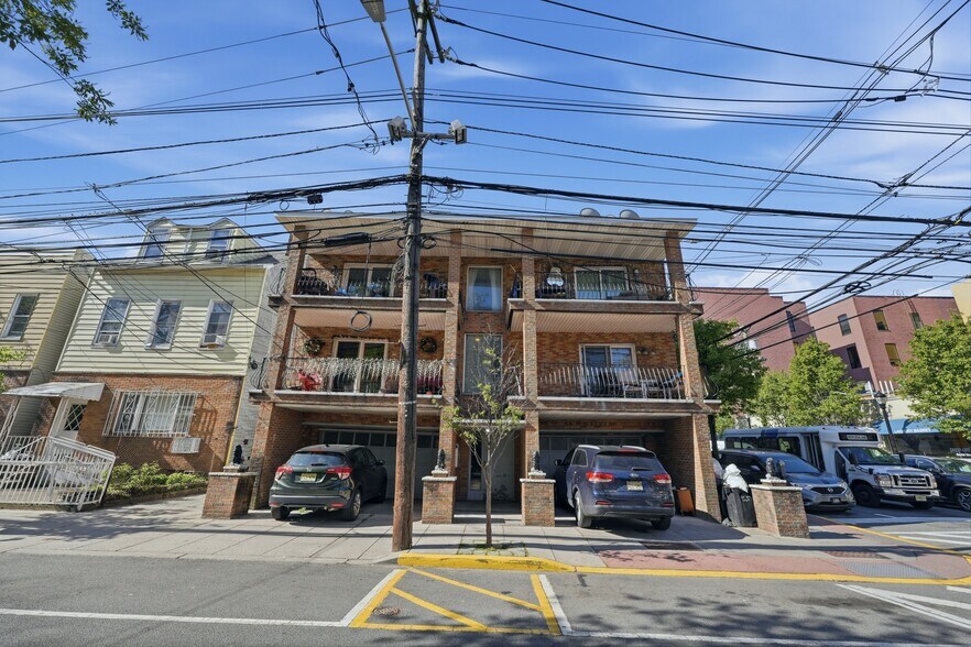 More Photos Of 325 39th St, Union City Multifamily For Sale