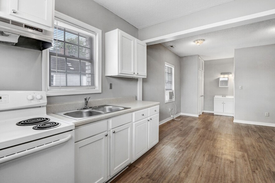 More Photos Of 306 W Pine St, Goldsboro Apartments For Sale