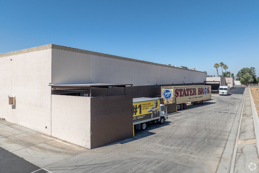 More Photos Of 210 E Stetson Ave, Hemet Supermarket For Lease