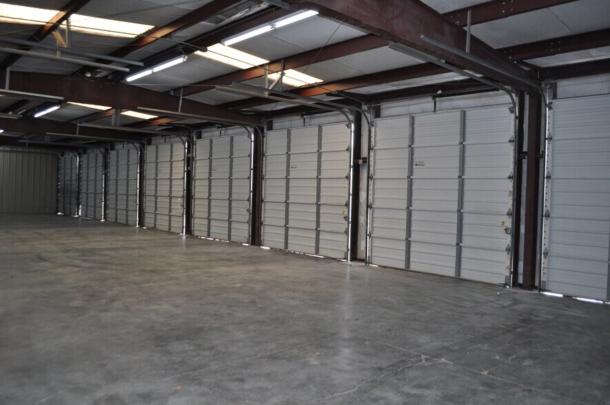 More Photos Of 2333 W Emory Rd, Powell Industrial For Sale
