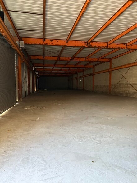 More Photos Of 3246 S 61st St, Philadelphia Manufacturing For Lease