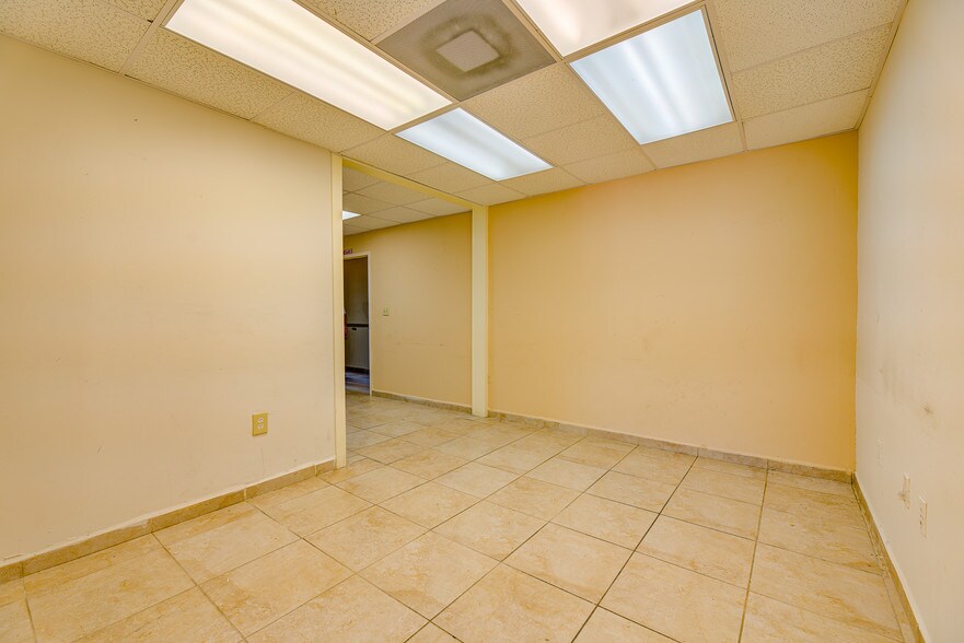 More Photos Of 888 NW 27th Ave, Miami Storefront Retail Office For Lease