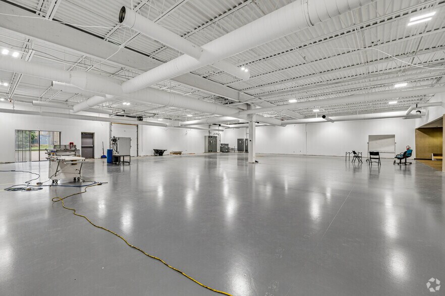 More Photos Of 343 E 82nd St, Chaska Warehouse For Sale