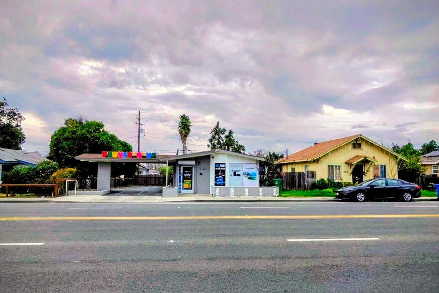 Primary Photo Of 1253 N Winton Way, Atwater Freestanding For Sale