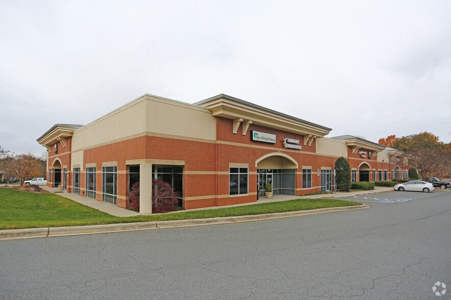 More Photos Of 855 Sam Newell Rd, Matthews Loft Creative Space For Lease