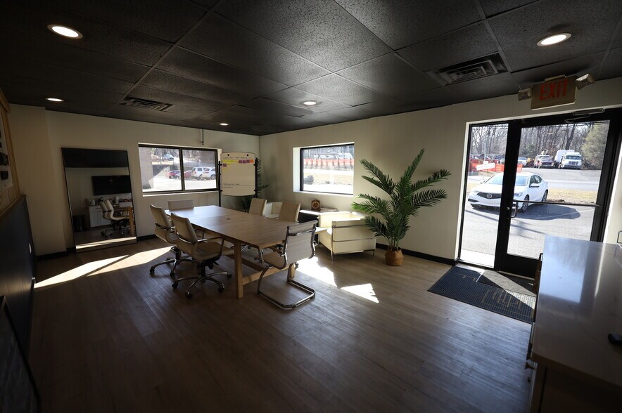 More Photos Of 1615 Bustleton Pike, Feasterville Trevose Warehouse For Lease